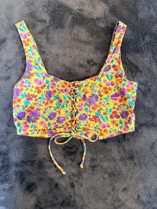 Nasty Gal Tops - Nasty Gal Yellow Floral Lace-Up Crop Top